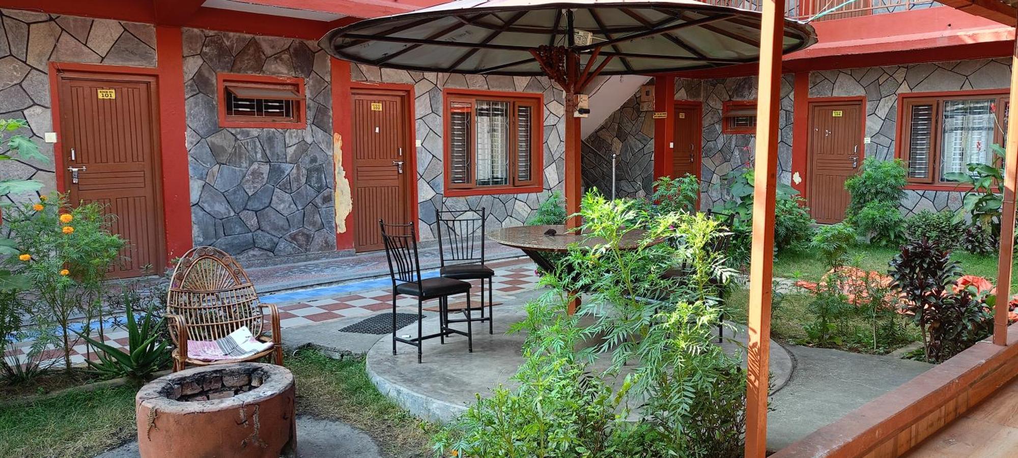 Pokhara Metro Eco Hotel Екстер'єр фото