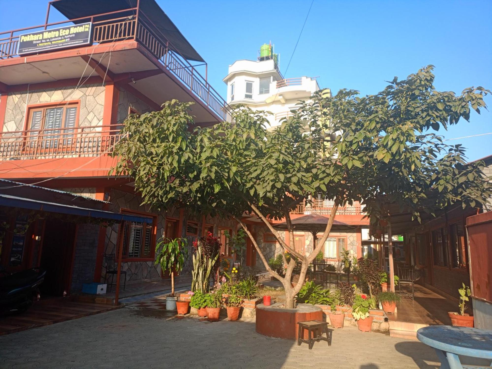 Pokhara Metro Eco Hotel Екстер'єр фото