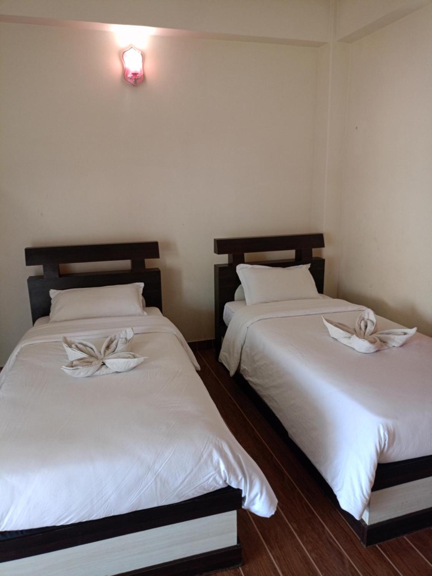 Pokhara Metro Eco Hotel Екстер'єр фото