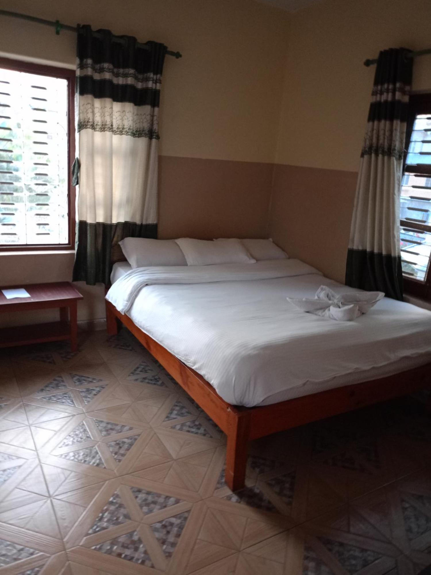 Pokhara Metro Eco Hotel Екстер'єр фото