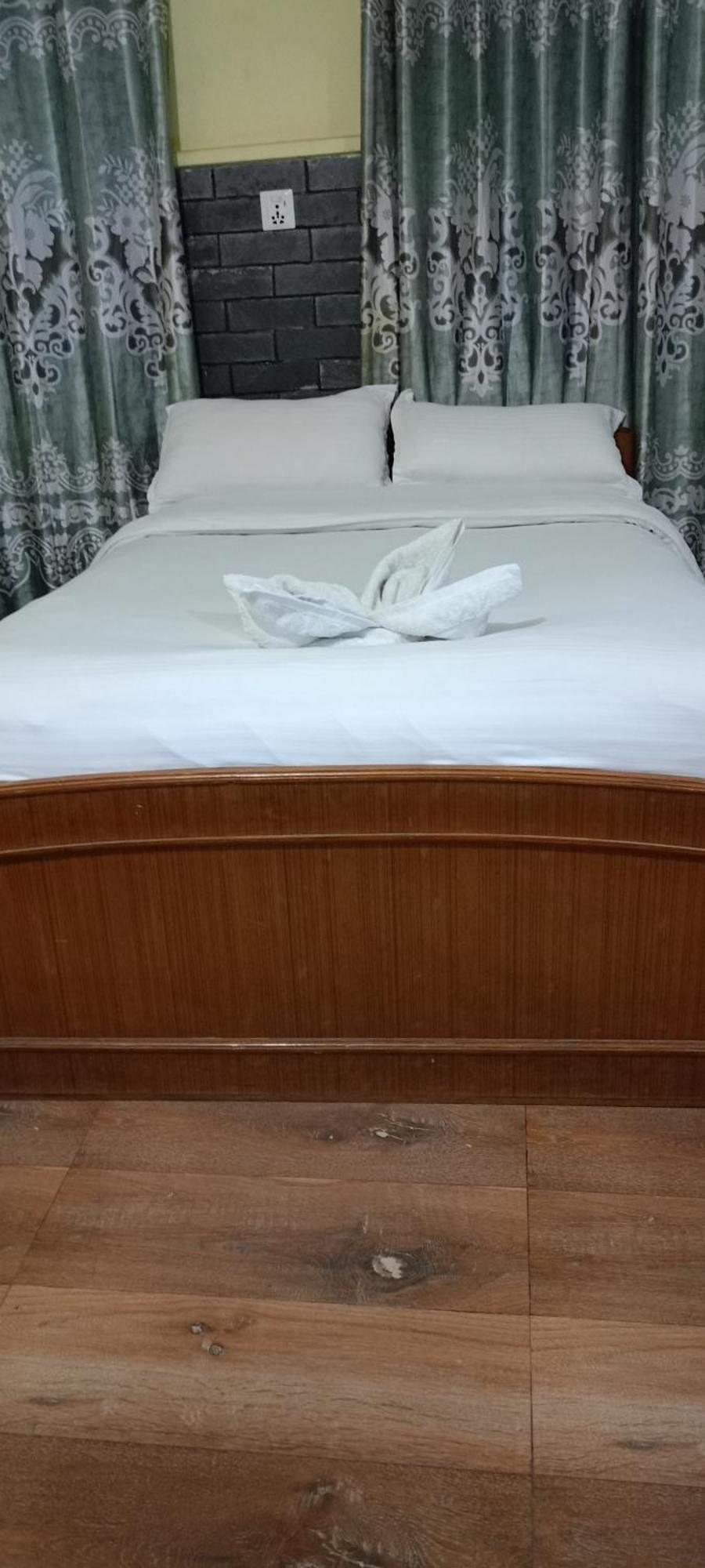 Pokhara Metro Eco Hotel Екстер'єр фото